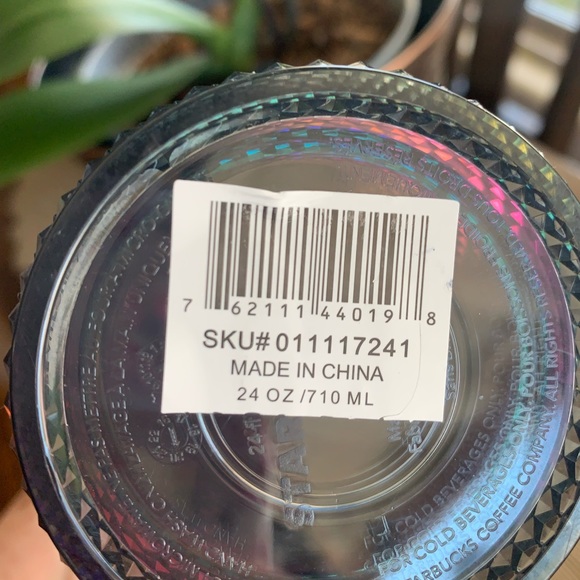 2 24 oz Starbucks cups 1 pink gold 2 black gold